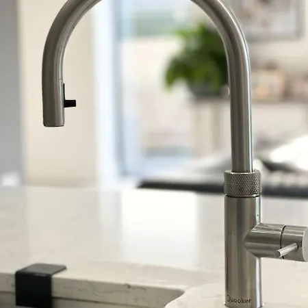 Dom wakacyjny Luxury Close To The With Hot Tub & Bbq Fire Pit. *