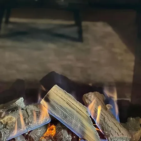 Luxury Close To The With Hot Tub & Bbq Fire Pit. Dom wakacyjny