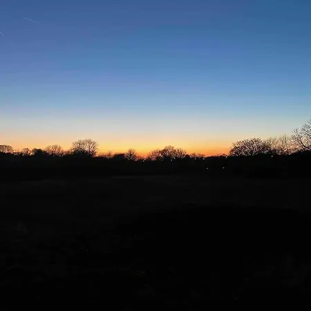 Luxury Close To The With Hot Tub & Bbq Fire Pit. Dom wakacyjny