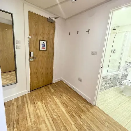 Two Bedrooms Flat - Centre *