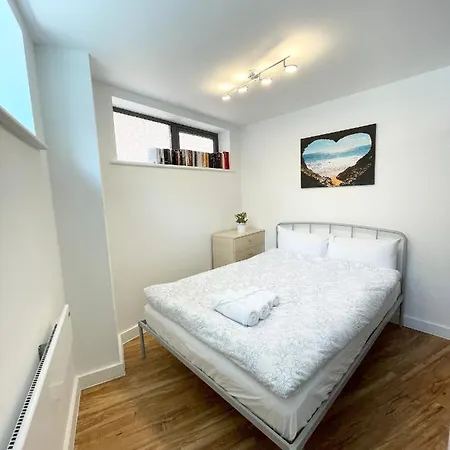 Two Bedrooms Flat - Centre Apartment