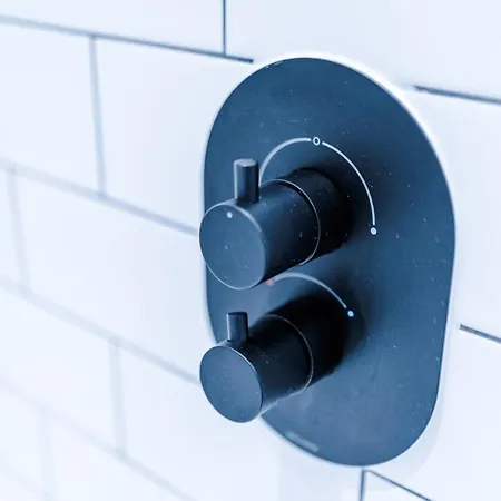 Hilltop Serviced - Piccadilly *