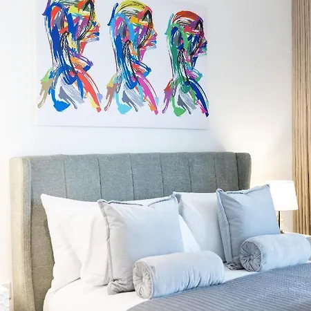 Luxury Three Bedroom Penthouse - By Resify Manchester