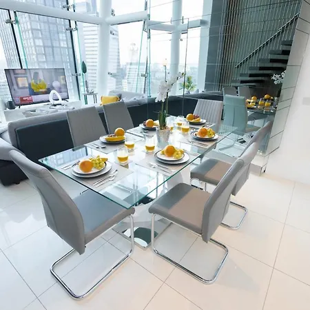 Apartment Luxury Three Bedroom Penthouse - By Resify Manchester