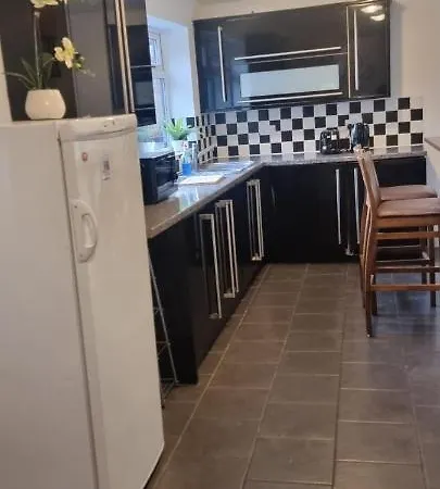 Budget 4 Bedroom House,entire Place.sleeps 10 Holiday home *
