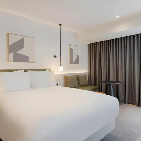 Leonardo Piccadilly Hotel 4*