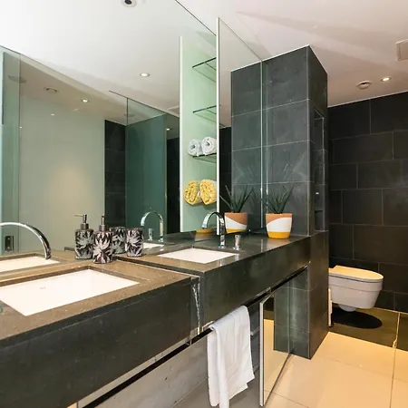 Luxury Three Bedroom Penthouse - By Resify * Manchester