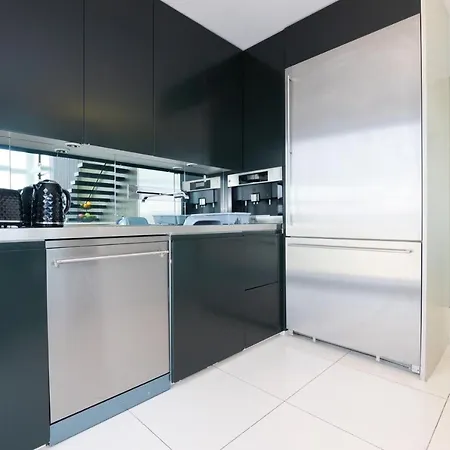 Luxury Three Bedroom Penthouse - By Resify Apartment Manchester