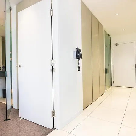 Luxury Three Bedroom Penthouse - By Resify Apartment Manchester
