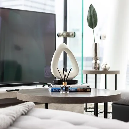 Apartment Luxury Three Bedroom Penthouse - By Resify