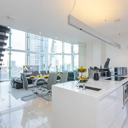 Apartment Luxury Three Bedroom Penthouse - By Resify Manchester