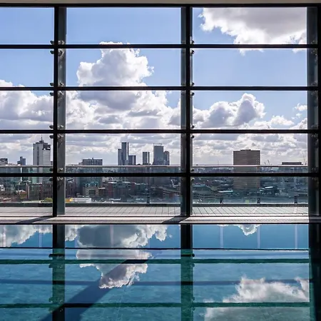 Apartment Luxury Three Bedroom Penthouse - By Resify *