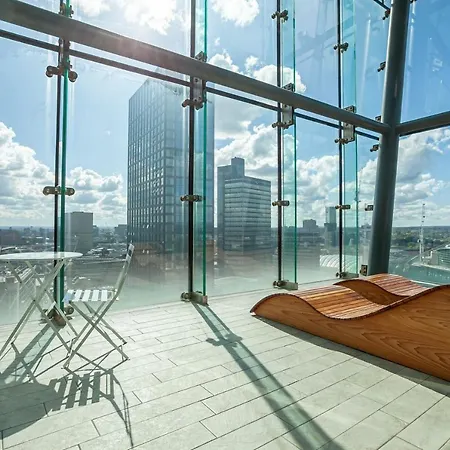 Luxury Three Bedroom Penthouse - By Resify Apartment Manchester