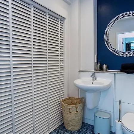 Apartment 2 Bedroom Apt, With Parking. Northern Quarter Manchester