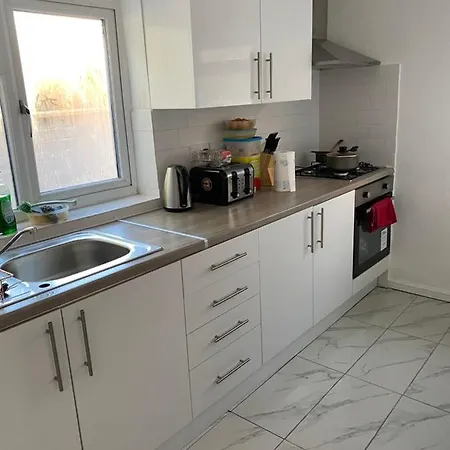 Beautiful Basement En-suite *