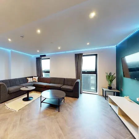 For Students Only Canvas * マンチェスター