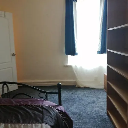 ホームステイ Carib マンチェスター