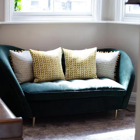 Lock Keepers - Detached House In The