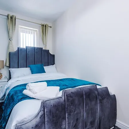 Vakantiehuis Stylish 4 Bedroom Close To City Centre