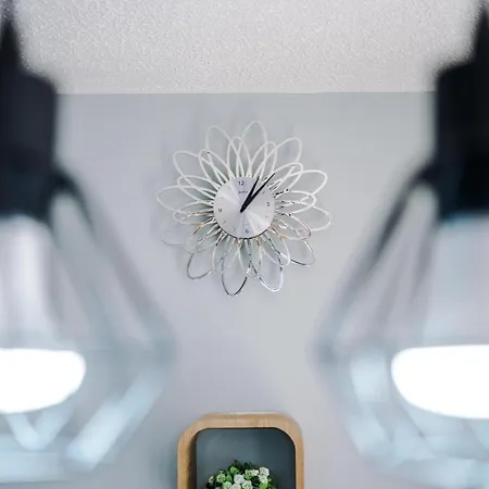 Stylish 4 Bedroom Close To City Centre *