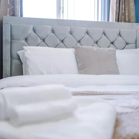 Vakantiehuis Stylish 4 Bedroom Close To City Centre