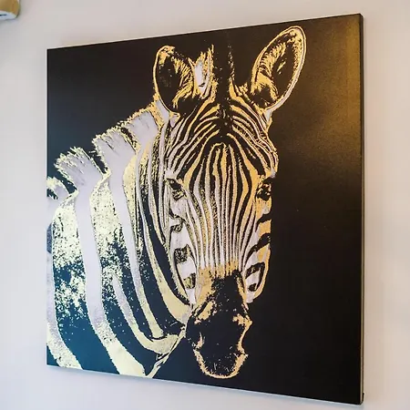 Stylish 4 Bedroom Close To City Centre