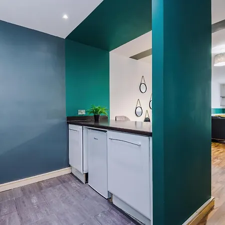 Spacious - Sleeps 9 *