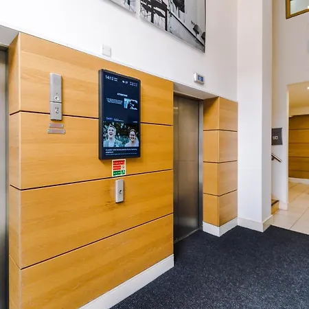 Spacious - Sleeps 9 *
