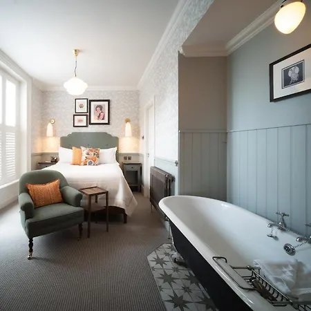 Eleven Didsbury Park 4*