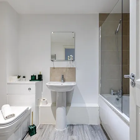 Apartment Stunning 2 Bed With Free Parking Close To Cc