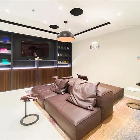 Luxury 2 Bedroom Centre