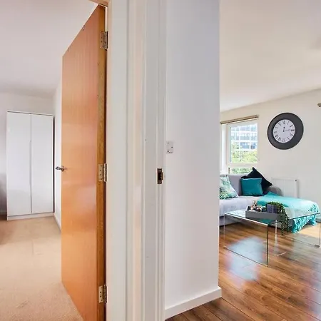 Gem - Sleeps 6 アパート *