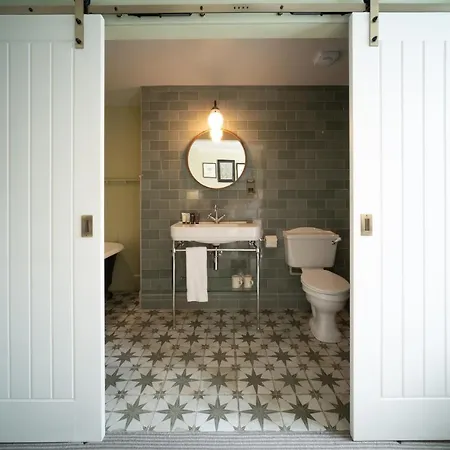 Eleven Didsbury Park Otel