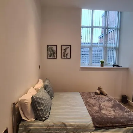 Spacious, Bright And Airy Centre Flat. Unique Converted Mill. * מנצ'סטר