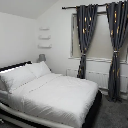 Cozzy Bed and Breakfast *