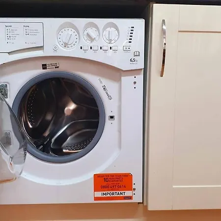 아파트 Beautiful And Spacious Apartment: 3 Beds & 2 Bath - Newly Renovated ,open-plan Kitchen/living 맨체스터