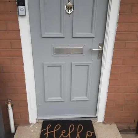 Entire Rental, Easy Reach To Etihad Stadium Manchester