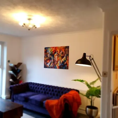 Cheerful 3 Bedroom House With Spacious Garden Feriehus *