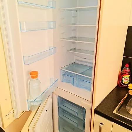 Lejlighed Full Flat-g Floor-private Kitchen/bathroom-parking