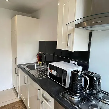 Lejlighed Full Flat-g Floor-private Kitchen/bathroom-parking