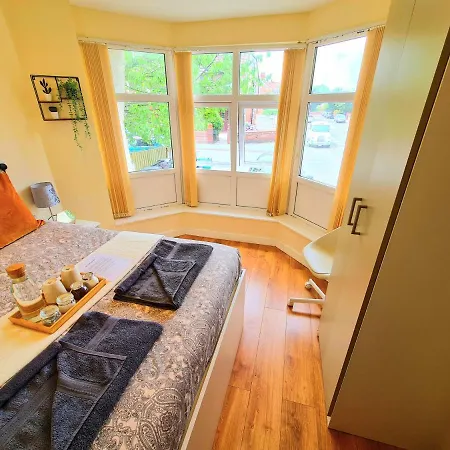 Full Flat-g Floor-private Kitchen/bathroom-parking *