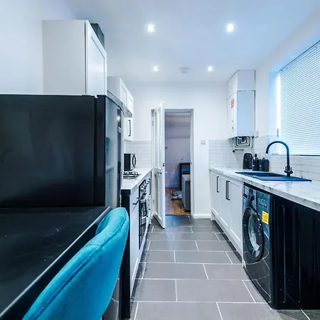 펜션 3 Bedroom House Hosted By Mcr Dens