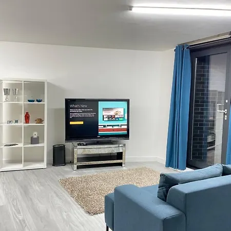 Wharf Premier - Free Private Parking Manchester