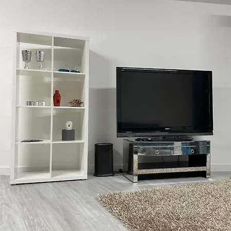 Wharf Premier - Free Private Parking Apartment Manchester