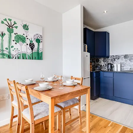 Large 2 Bed 2 Bath Apartment