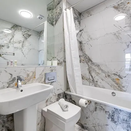 Large 2 Bed 2 Bath Apartment