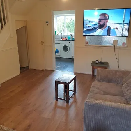 Splendid 3bedrooms Guest house Manchester