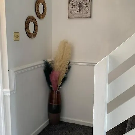 Bv Luxury Spacious 3 Bedroom House At Isaac Close * 맨체스터