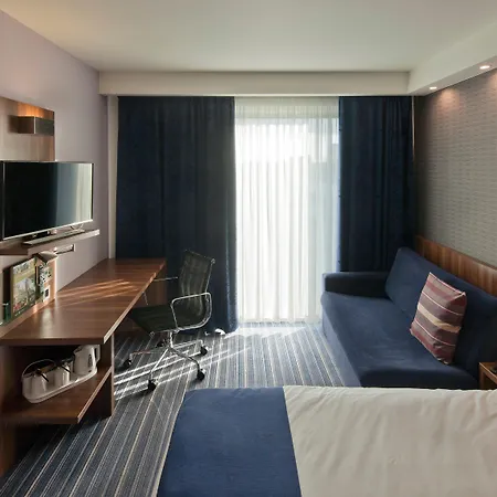 Express Centre By Ihg Hotel