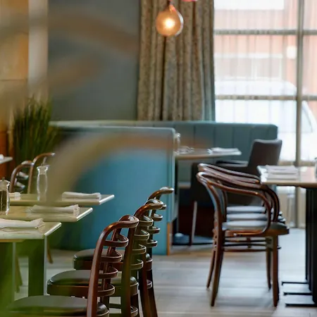 Western Manchester Cresta Court Hotel Altrincham